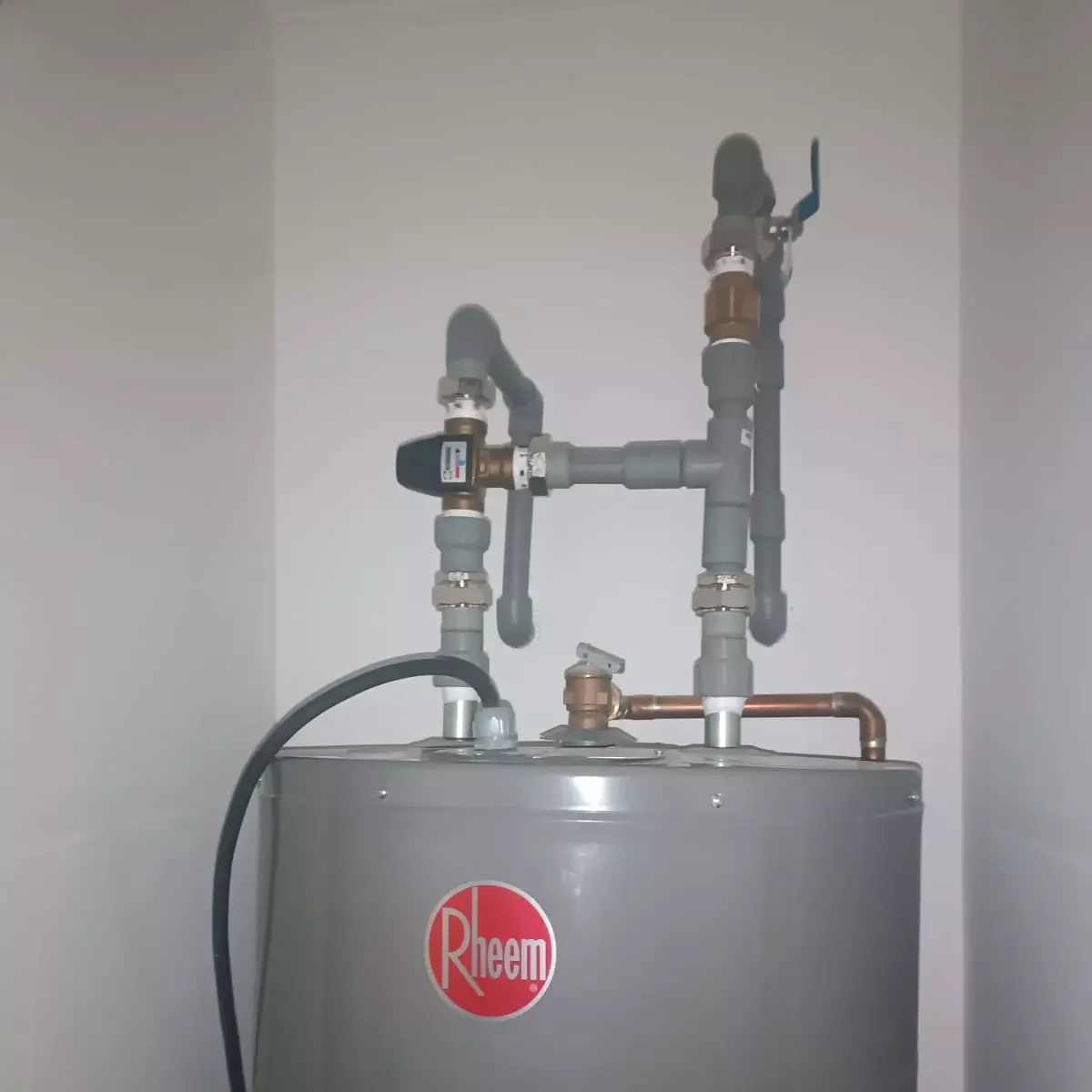 Instalación de termo eléctrico en Viña del Mar por técnico SEC 